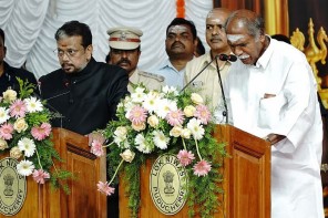 പുതുച്ചേരി മുഖ്യമന്ത്രിയായി എൻ രംഗസ്വാമി വീണ്ടും സത്യപ്രതിജ്ഞ ചെയ്ത് അധികാരമേറ്റു.
